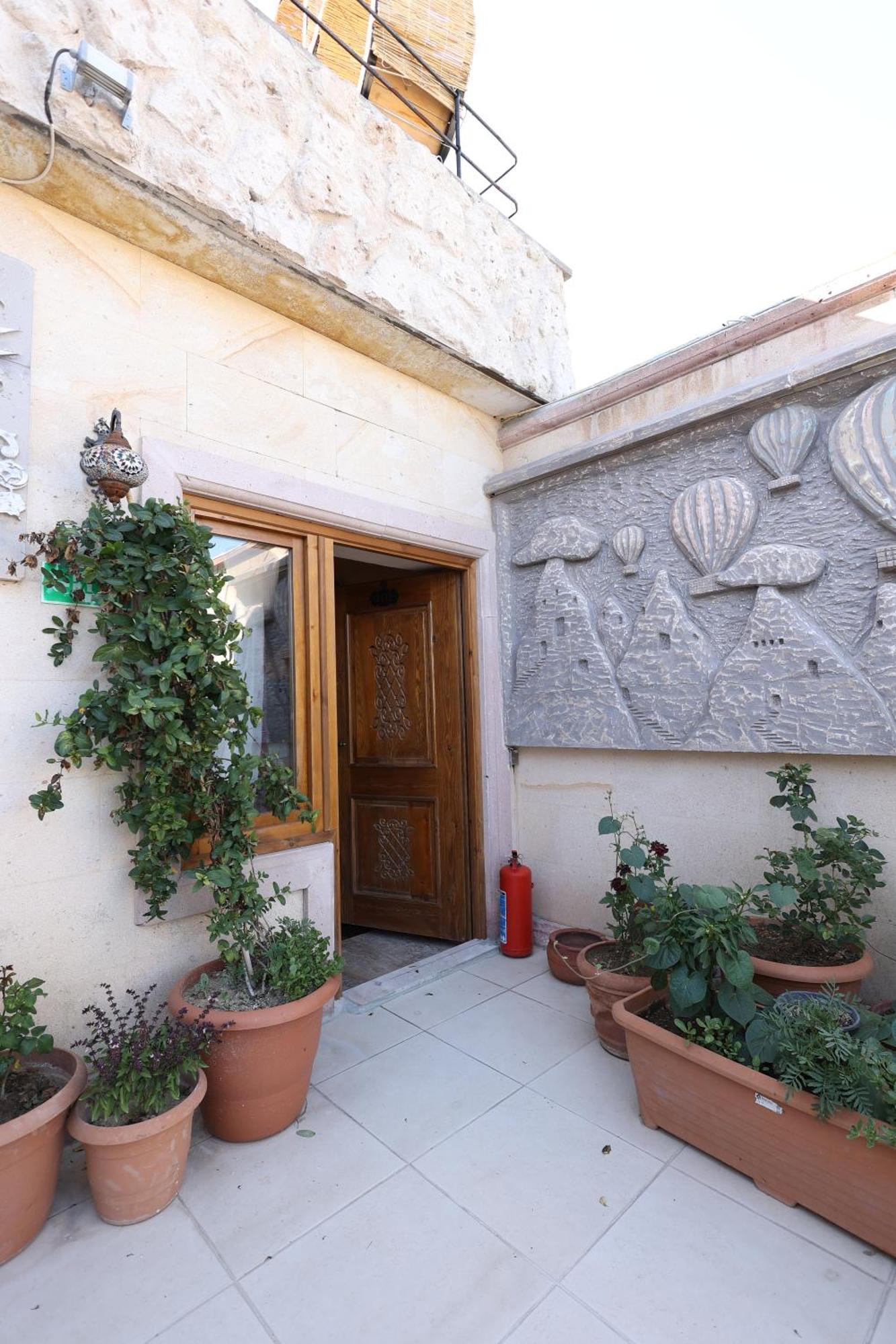 Lucky Luke Stone House Apartment Göreme Luaran gambar